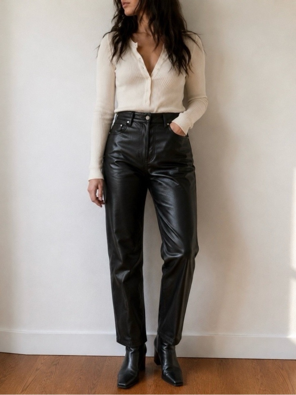 Aritzia Wilfred Melina High Rise Straight Leg Vegan Leather Pants Black Size 4